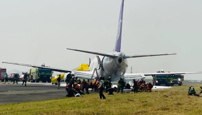 Simulasi Keadaan Darurat: Bandara Juanda Gelar Latihan Kecelakaan Pesawat 2025