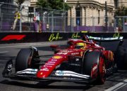 Hamilton Pimpin Kemenangan Ferrari, McLaren Terkendala di Baku