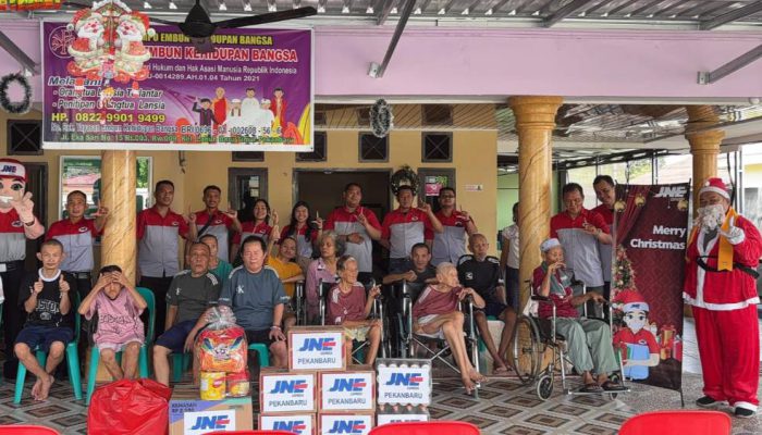 JNE Tebar Kasih dan Berbagai Promo Spesial Jelang Natal 2025