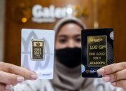 Usai Melemah, Harga Emas Antam Melonjak Rp27.000