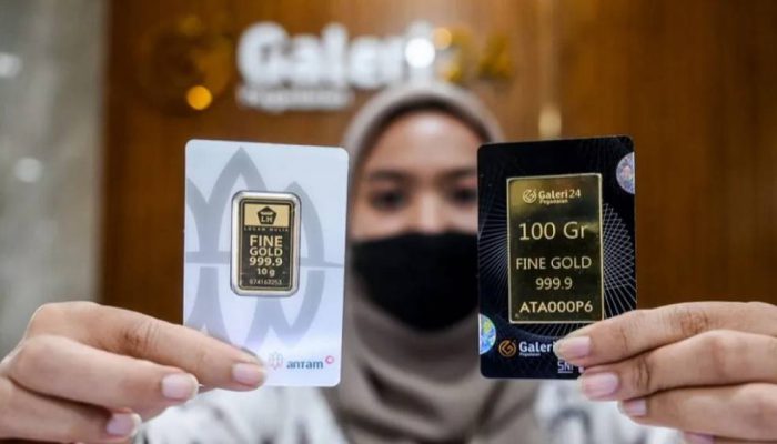 Usai Melemah, Harga Emas Antam Melonjak Rp27.000