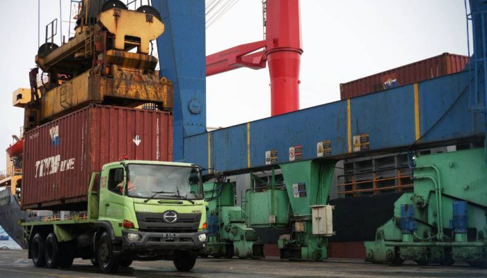 TPK Ternate Bukukan Kinerja Positif Arus Peti Kemas Selama 2025