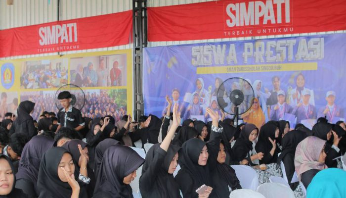 Telkomsel Bekali 380 Siswa SMAN Darussholah Banyuwangi Kemampuan Digital Leadership