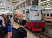 Lonjakan Penumpang Lebaran, Okupansi Kereta Api Capai Lebih dari 100 Persen