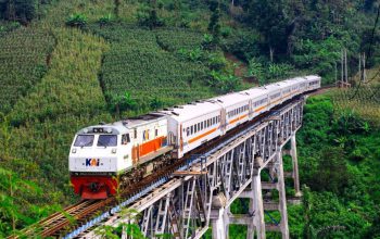 KAI Pastikan Seluruh Lokomotif Gunakan Biosolar B40, Dukung Energi Berkelanjutan