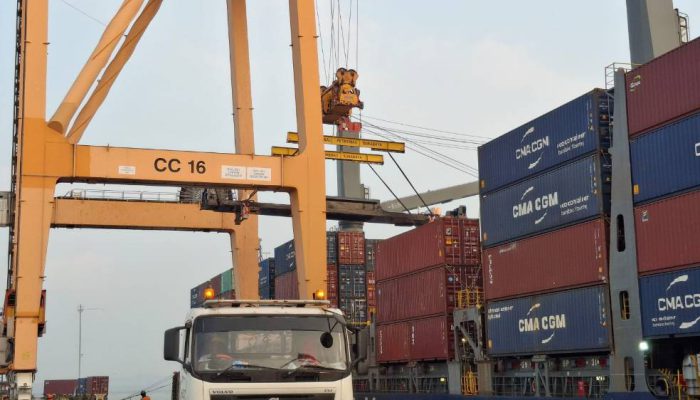 TPS Perkuat Peran sebagai Gateway Ekspor Produk Perkeretaapian PT INKA
