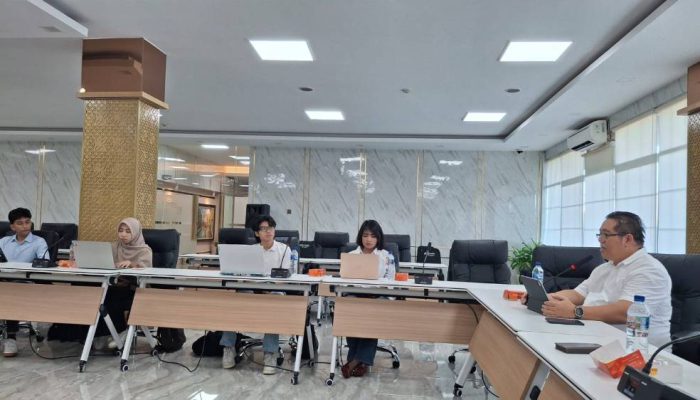 TPS Dorong Penguatan Kompetensi Calon Akuntan Lewat Kuliah Umum di UNAIR