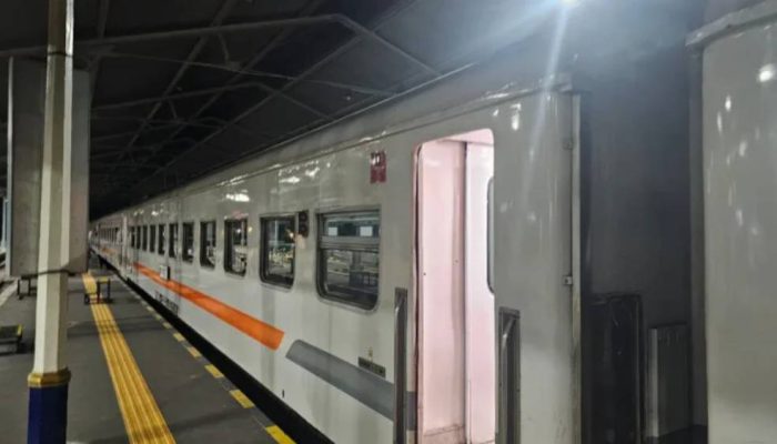 Listrik Sempat Padam, KAI Pastikan Operasional Stasiun Gubeng Tetap Normal.