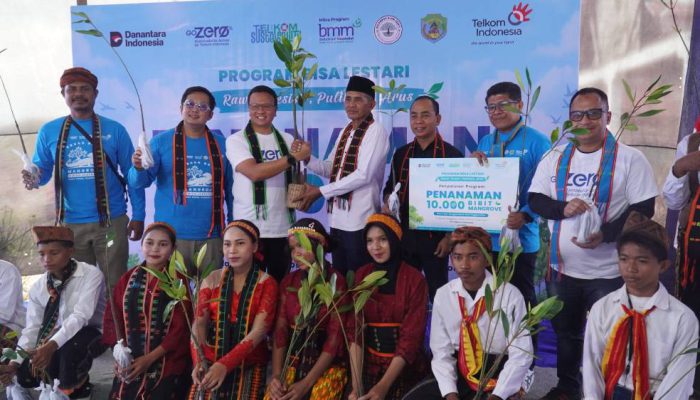 Dukung Pelestarian Pesisir, Telkom Tanam 20.000 Bibit Mangrove di Jepara dan Manggarai Barat