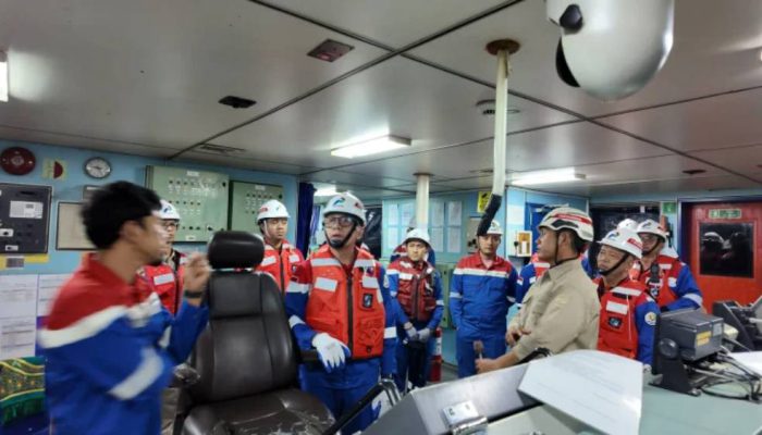 Pastikan Stok BBM Aman, Komut Pertamina Tinjau IT Tanjung Wangi Banyuwangi