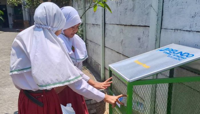 TTL Dorong Kepedulian Lingkungan Sejak Dini Lewat Sarana Pemilahan Botol Plastik